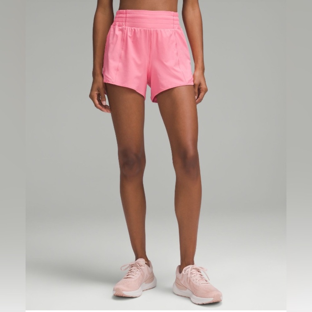 🍋NWT Lululemon Hotty Hot HR Short 4”💋